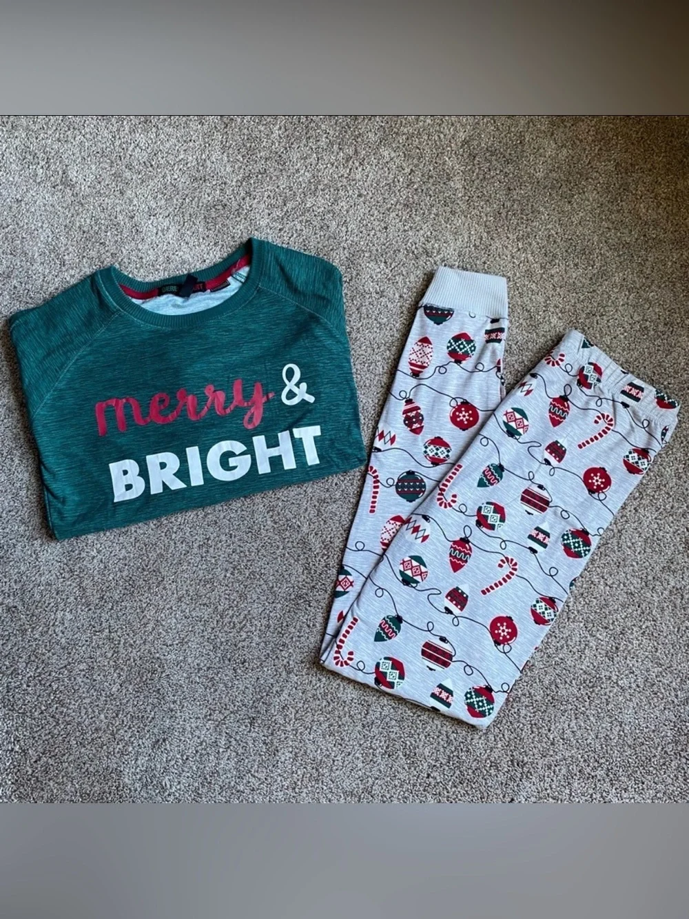 Kids Christmas Holiday 2 piece pajama set, size XL soft and stretchy Derek Heart